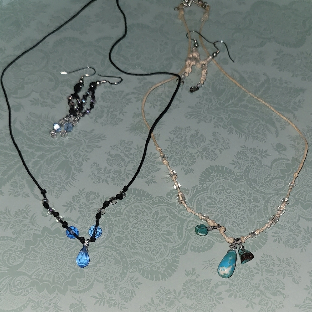 Elegant Blue and Black Necklace Set